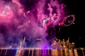 Spektakuläre Neujahrsfeier im Atlantis, The Palm: Galadinner, Robbie Williams Gastauftritt und ein möglicher Weltrekord mit Moët &amp; Chandon