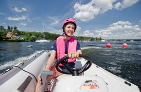 Messe Berlin GmbH: "Day of the Bay" am 16. und 17. Juni 2017 / Kooperation zwischen BOOT & FUN BERLIN  und 25 Verbänden und Vereinen - 14 Wassersportarten aktiv erleben an der Klaren Lanke am Berliner Wannsee