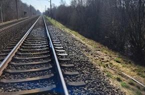 Bundespolizeiinspektion Flensburg: BPOL-FL: B&ouml;schungsbr&auml;nde sorgen f&uuml;r Sperrung der Bahnstrecke