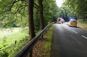 Polizeiinspektion Hameln-Pyrmont/Holzminden: POL-HM: Alleinbeteiligt von der Fahrbahn abgekommen und schwer verletzt