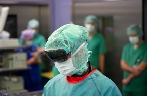 Universitätsklinik Balgrist: MEDIENMITTEILUNG / PRESS RELEASE - Chirurgische Weiterbildung: Bund unterstützt 12-Millionen-Franken-Projekt / Surgical training:Federation to support 12 million franc project