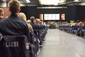 POL-AK NI: 30.09.2019: 
772 Absolventen des 11. Bachelorstudiengangs der Polizeiakademie Niedersach-sen verabschiedet