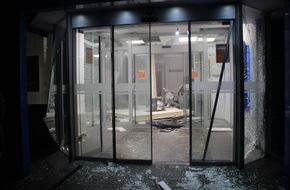 Kreispolizeibehörde Viersen: POL-VIE: Niederkrüchten-Elmpt: Geldautomat gesprengt