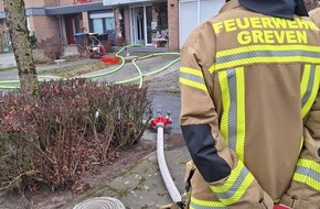 Feuerwehr Greven: FW-Greven: Zimmerbrand macht Geb&auml;ude unbewohnbar.