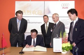 Audi AG: Stellvertretender Ministerpräsident Chinas Wu Bangguo besucht Audi