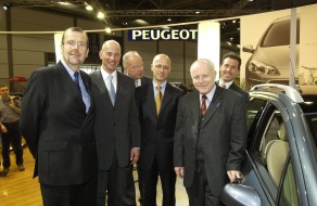 Peugeot Deutschland GmbH: Wegweisende Dieseltechnik auf der AMI 2004 / Messerundgang mit Sachsens Ministerpräsident Milbrad