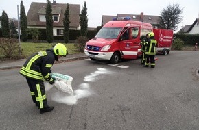 Freiwillige Feuerwehr Reichenau: FW Reichenau: Ölspur auf Straße ab gestreut, Reichenau-Waldsiedlung/-Göldern, 11.02.2023