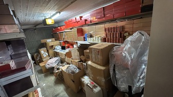 ZOLL-HH: Zoll stellt tonnenweise illegale Abnehmprodukte und geschmuggelte Kosmetika bei umfangreichen Durchsuchungen sicher und nimmt mutma&szlig;liche H&auml;ndlerin fest