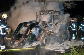 Feuerwehr Iserlohn: FW-MK: Brennender Traktor an der Nordhauser Straße