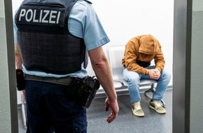 Bundespolizeidirektion Sankt Augustin: BPOL NRW: Unruhestifter im Flugzeug - Bundespolizei setzt aggressiven Mann fest