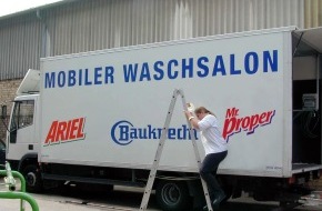 Procter & Gamble Germany GmbH & Co Operations oHG: Mobile Waschsalons rollen für Flutopfer