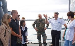 Presse- und Informationszentrum Marine: "Woche der Schulen" im Marinestützpunkt Wilhelmshaven (BILD)