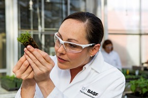 BASF bietet honorarfreies Fotomaterial für Journalisten in der Bilddatenbank der Deutschen Presse-Agentur (dpa) zur Bilanzpressekonferenz 2014 (BILD) (FOTO)