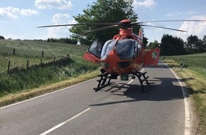 Polizeiinspektion Hameln-Pyrmont/Holzminden: POL-HM: Kollision zwischen Motorrad und Pkw - 17-Jähriger mit Hubschrauber in Klinik