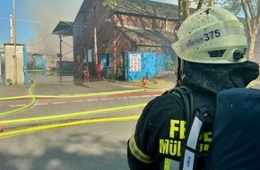 Feuerwehr M&uuml;lheim an der Ruhr: FW-MH: FW-MH: Gro&szlig;brand in Gewerbebetrieb an der Ruhrorter Stra&szlig;e - Massive Rauchausbreitung fordert Feuerwehr stundenlang