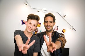 SAT.1: YouTube-Star im Kinderzimmer: Sami Slimani überrascht "The Voice Kids"-Talent Robin (13)