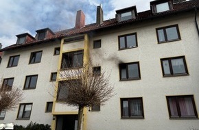 Feuerwehr Bremerhaven: FW Bremerhaven: K&uuml;chenbrand in Bremerhaven: Bewohner retten sich rechtzeitig ins Freie - Feuerwehr verhindert Schlimmeres