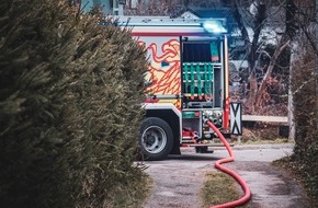Feuerwehr Rostock: Feuerwehr Rostock: Gasaustritt im Riekdahler Weg