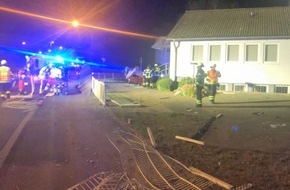 Polizeipräsidium Nordhessen - Kassel: POL-KS: Auto landet vor Kirche auf dem Dach: Ermittlungen wegen Alkohol am Steuer