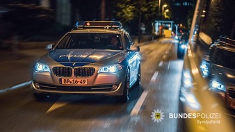 Bundespolizeidirektion München: Bundespolizeidirektion München: Schlägerei in der S-Bahn / Ein Tatverdächtiger flüchtig