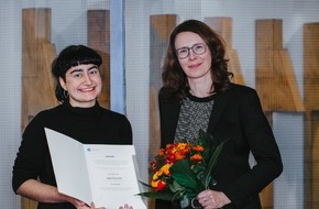 Universität Bremen: DAAD-Preis für Paria Moraghebi