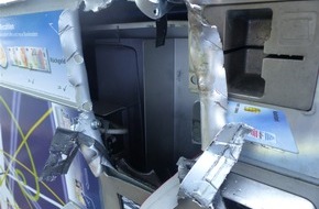 Kreispolizeibehörde Oberbergischer Kreis: POL-GM: 170618-710:  Zigarettenautomat aufgebrochen