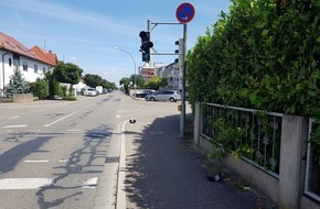 Polizeipräsidium Mannheim: POL-MA: Oftersheim/Rhein-Neckar-Kreis: Lkw beschädigt Ampelanlage und flüchtet / Zeugen gesucht!