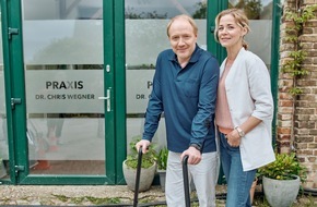 ARD Das Erste: "Die Eifelpraxis": Dreharbeiten für zwei neue Filme mit Jessica Ginkel und Simon Schwarz
