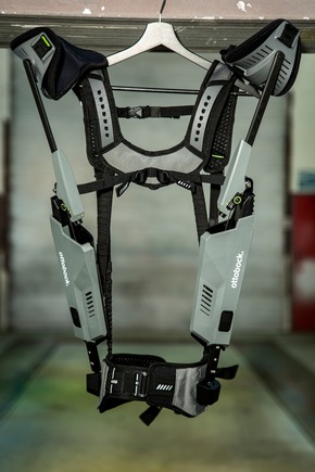 MAN setzt auf Exoskelette von SUITX by Ottobock für Werkstätten: Ergonomische Lösungen für gesündere Arbeitsplätze