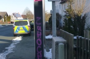 Polizei Korbach: POL-KB: Waldeck-Freienhagen - Scheiben Geschwindigkeitsmessanlage besprüht, Polizei sucht Zeugen