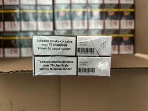 ZOLL-E: Doppelschlag gegen illegalen Zigarettenhandel /zwei Hehlerbanden zerschlagen /fünf Personen verhaftet /10,4 Millionen Zigaretten sichergestellt