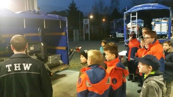 Feuerwehr der Stadt Arnsberg: FW-AR: Jugendfeuerwehr lernt THW kennen