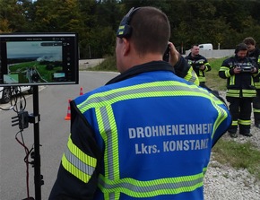 FW Reichenau: Brennendes Fahrzeug im Tunnel - Feuerwehren üben den Ernstfall - Brandschutzübung im Tunnel Waldsiedlung B33 - Tunnel-Waldsiedlung, 11.10.2025