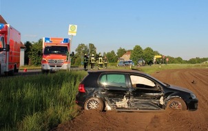 Polizei Minden-Lübbecke: POL-MI: Nach Unfall: Auto schleudert auf Feld