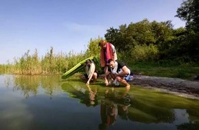 BUND: ++ Ökotipp: Blaualgenalarm? So baden Sie ungetrübt und ohne Risiko! ++