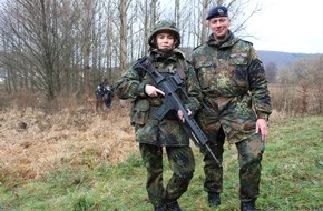 ProSieben: Palina Rojinski als Soldatin: "Ich bin am Ende meiner Kräfte"