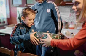 Samaritan's Purse e. V.: 389.331 bed&uuml;rftige Kinder freuen sich &uuml;ber Schuhkartongeschenke / "Weihnachten im Schuhkarton" auch in Zeiten von Corona beliebt