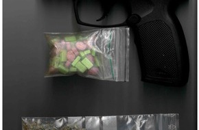 Bundespolizeiinspektion Bad Bentheim: BPOL-BadBentheim: Ecstasy-Tabletten im Kulturbeutel geschmuggelt / Marihuanageruch wird Mann zum Verhängnis