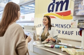 dm-drogerie markt: Am 24. November ist GIVING FRIDAY von dm