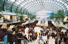 MEDICA: Erneut Besucher-Rekord für MEDICA in Düsseldorf: Weltgrößte Medizinmesse belebt den Markt