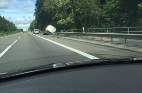 Polizeidirektion Landau: POL-PDLD: Verkehrsunfall mit umgekipptem Tanklaster