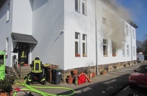Feuerwehr Mülheim an der Ruhr: FW-MH: 2 Zimmerbrände beschäftigen die Feuerwehr Mülheim an der Ruhr - keine Verletzten!