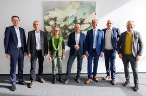 LAUDA DR. R. WOBSER GMBH & CO. KG: LAUDA Honors Elmar Mohr for 40 Years of Service