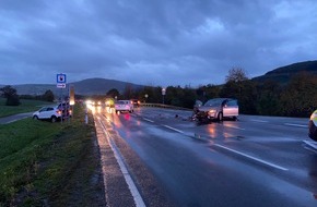 Polizeidirektion Wittlich: POL-PDWIL: Verkehrsunfall durch Vorfahrtsverletzung- drei Leichtverletzte