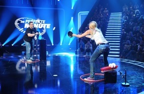 SAT.1: Elton bewirft Sonya Kraus mit CDs (mit Bild)