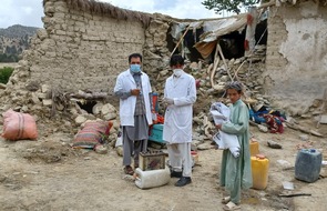 Johanniter Unfall Hilfe e.V.: Erdbeben Afghanistan: Johanniter helfen mit zwei mobilen Kliniken/ In der Provinz Kunar übernehmen sie die medizinische Versorgung und behandeln täglich bis zu 200 Menschen.