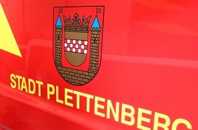 Feuerwehr Plettenberg: FW-PL: Auch in Plettenberg nur geringe Schäden durch Sturmtief "Zeljko".
Feuerwehr rückte am Wochenende zu Tierrettung, Ölspur, Baum auf Straße und Gasgeruch in Gebäude aus