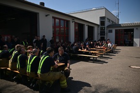 FW LK Esslingen: Gro&szlig; angelegte &Uuml;bung des Gemeindeverwaltungsverband Reichenbach an der Fils im Gewerbegebiet Leintel.