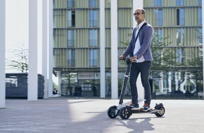 Muhr und Bender KG: Verkaufsstart des XBoards: Automobilzulieferer Mubea steigt in den E-Scooter-Markt ein