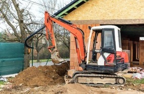 Europäisches Verbraucherzentrum Deutschland: Vorsicht Betrug: Gefälschte Inserate für Autos und Baumaschinen